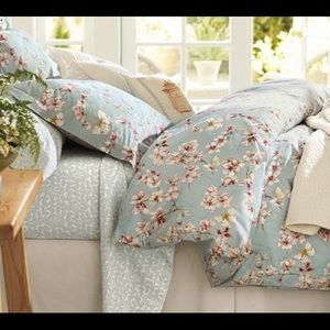Pottery Barn Duvet Cover with Shams